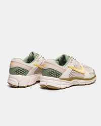 Nike Wmns Air Zoom Vomero 5 'Pale Ivory Oil Green'