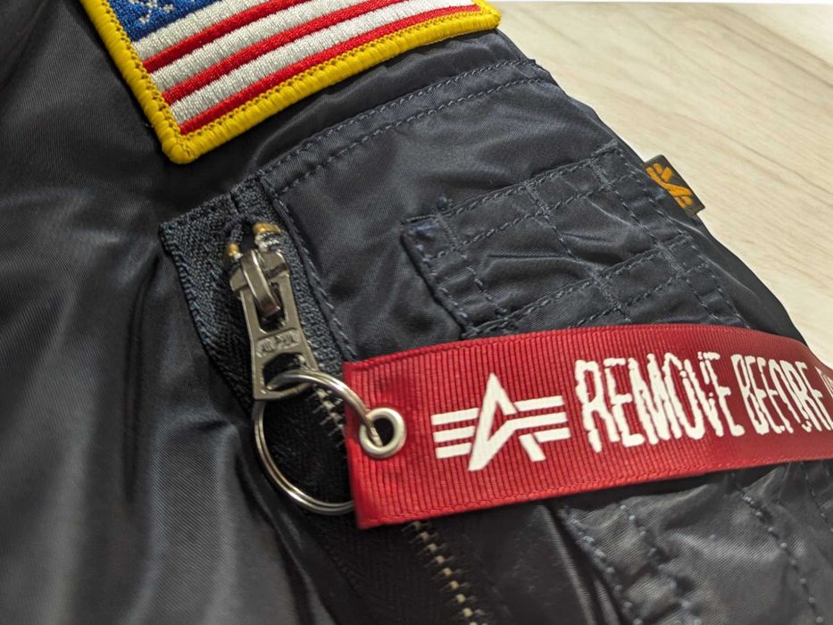 Новий бомбер Alpha Industries MA-1 Nasa