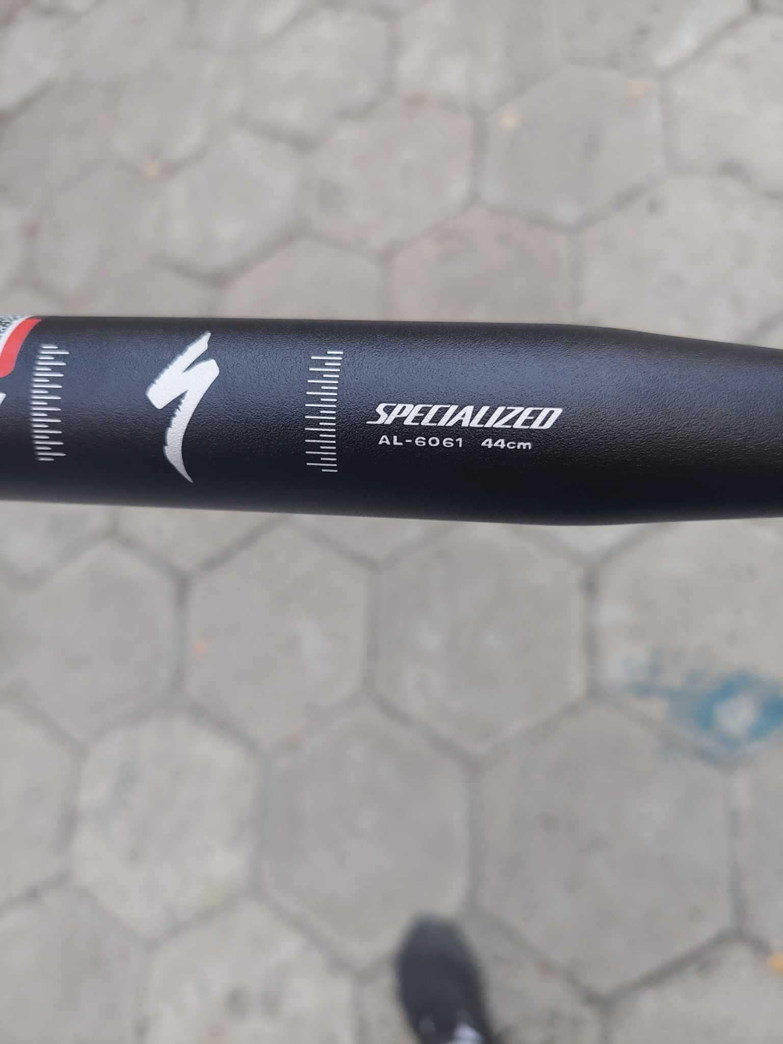 Kierownica Specialized alu 6061, 70x125mm, 31.8mm 44 cm