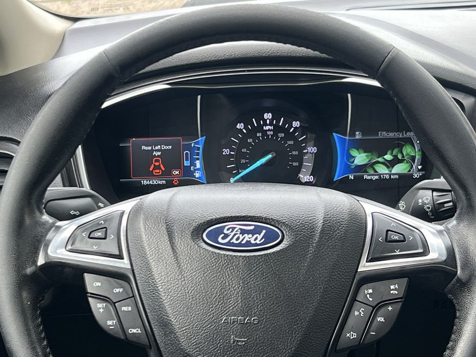 Ford Fusion Hybrid 2018 року, Titanium