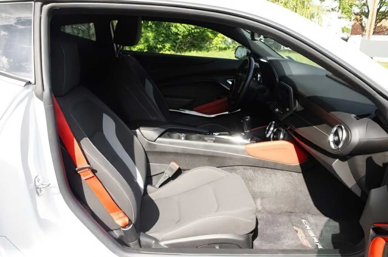 Chevrolet Camaro  2021