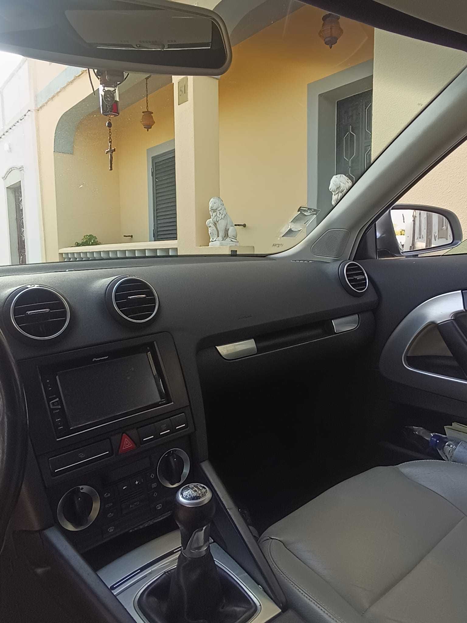 Audi A3 2.0 com extras