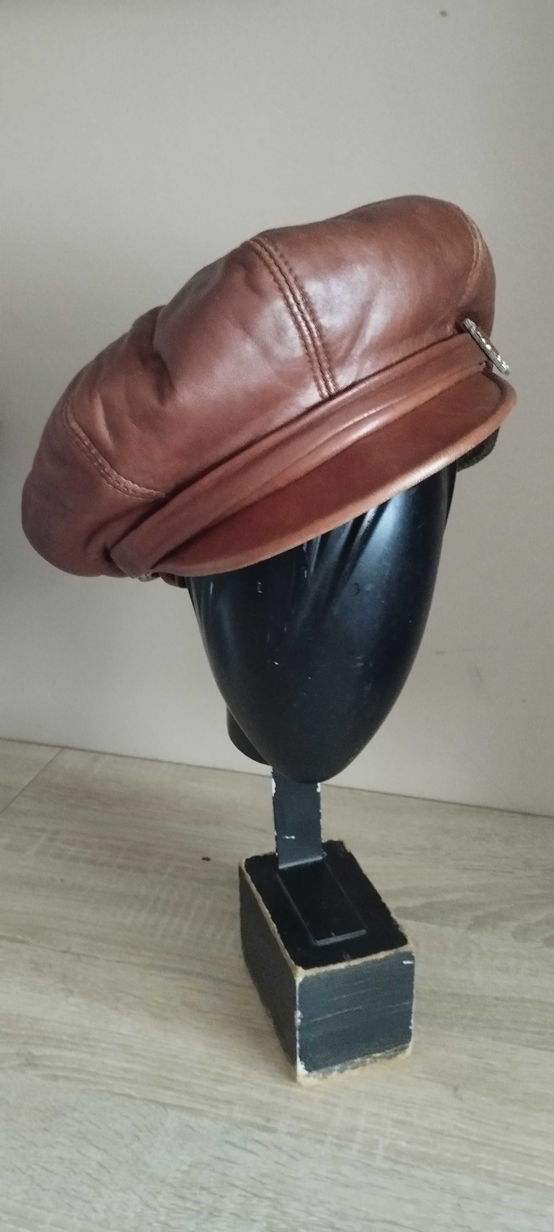 Czapka damska że skóry naturalnej w kolorze brązowym