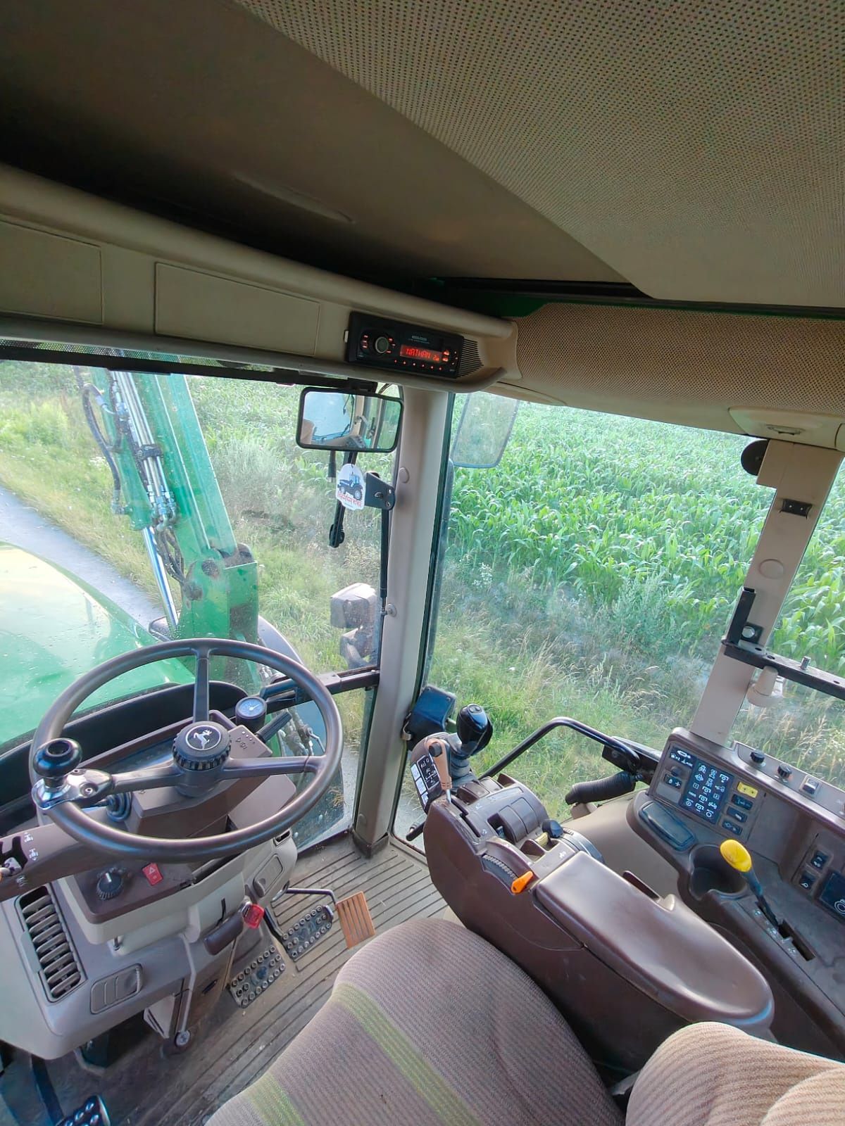 John Deere 6820  PNEUMATYKA