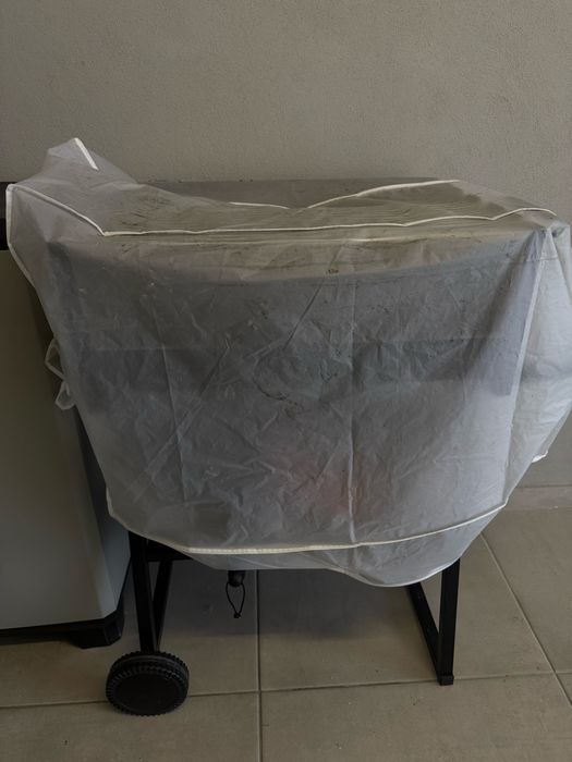 Grelhador em bom estado.