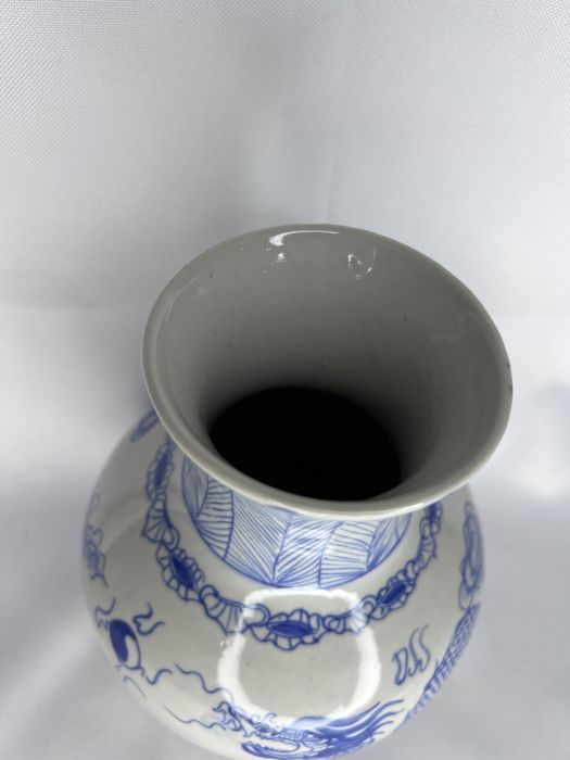 Chiński wazon Qinghua smok porcelana kopia XIX/XX w.