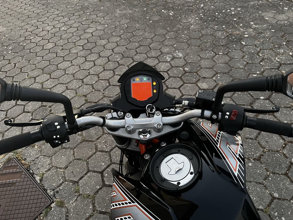 KTM Duke 390 35kw ABS poucos Kms