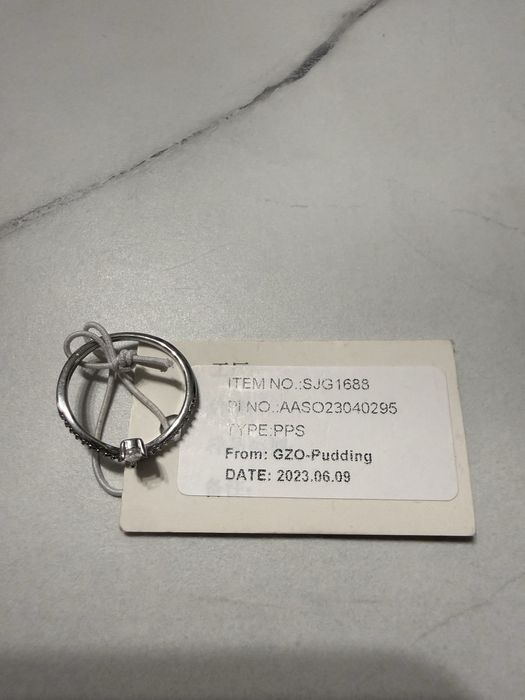 Продам  кольцо 16 р s925