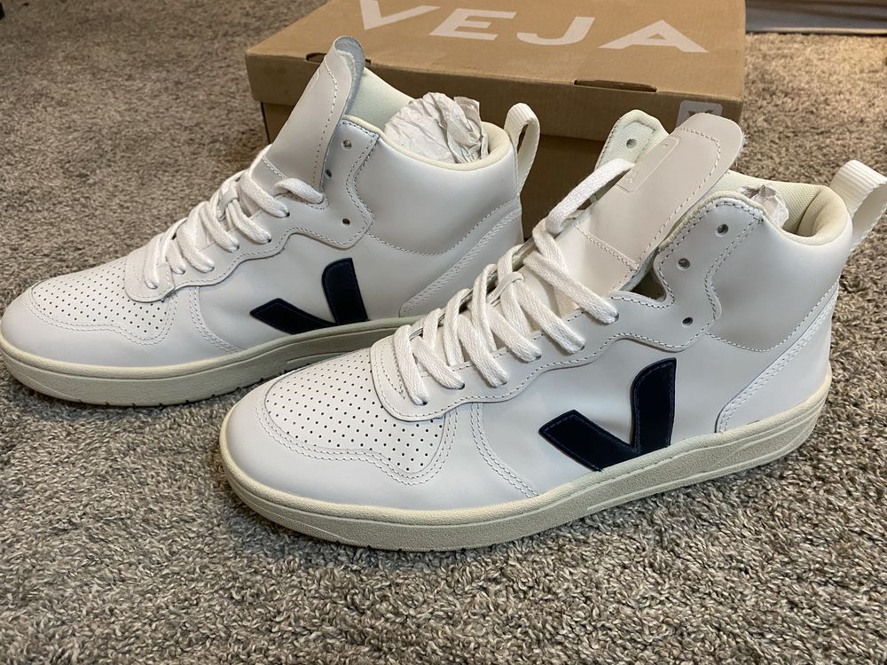 Buty sneakers VEJA 44  nowe z kartonem