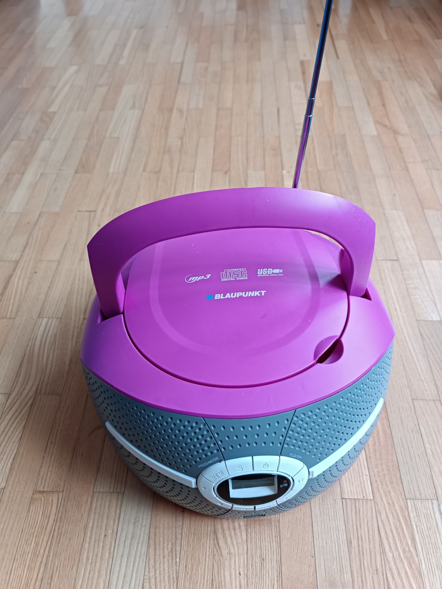 Radioodtwarzacz Blaupunkt z CD MP3 USB BB6VL