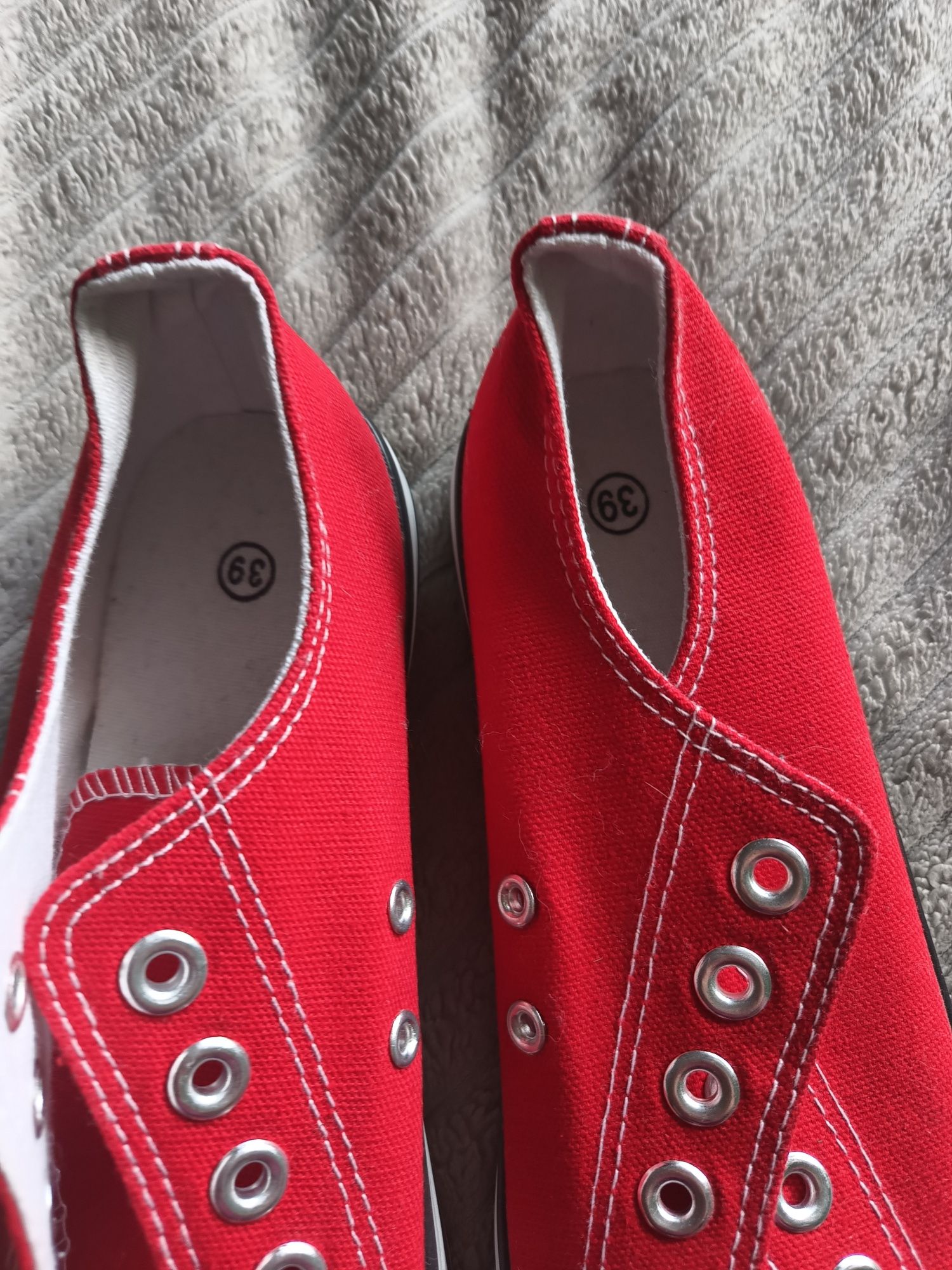 Nowe trampki rozmiar 39