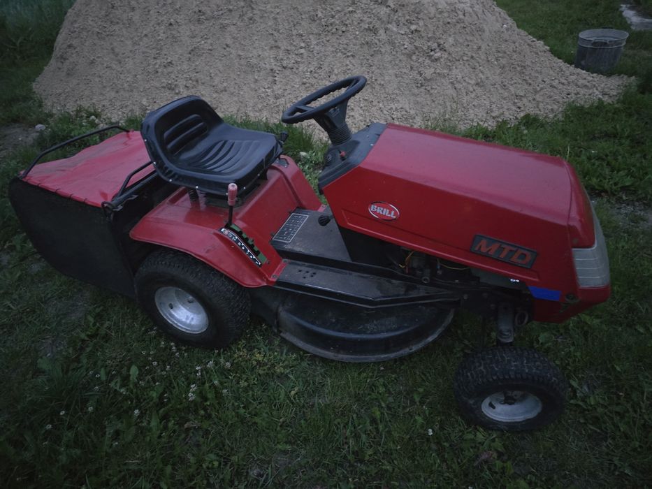 Traktorek ogrodowy MTD
