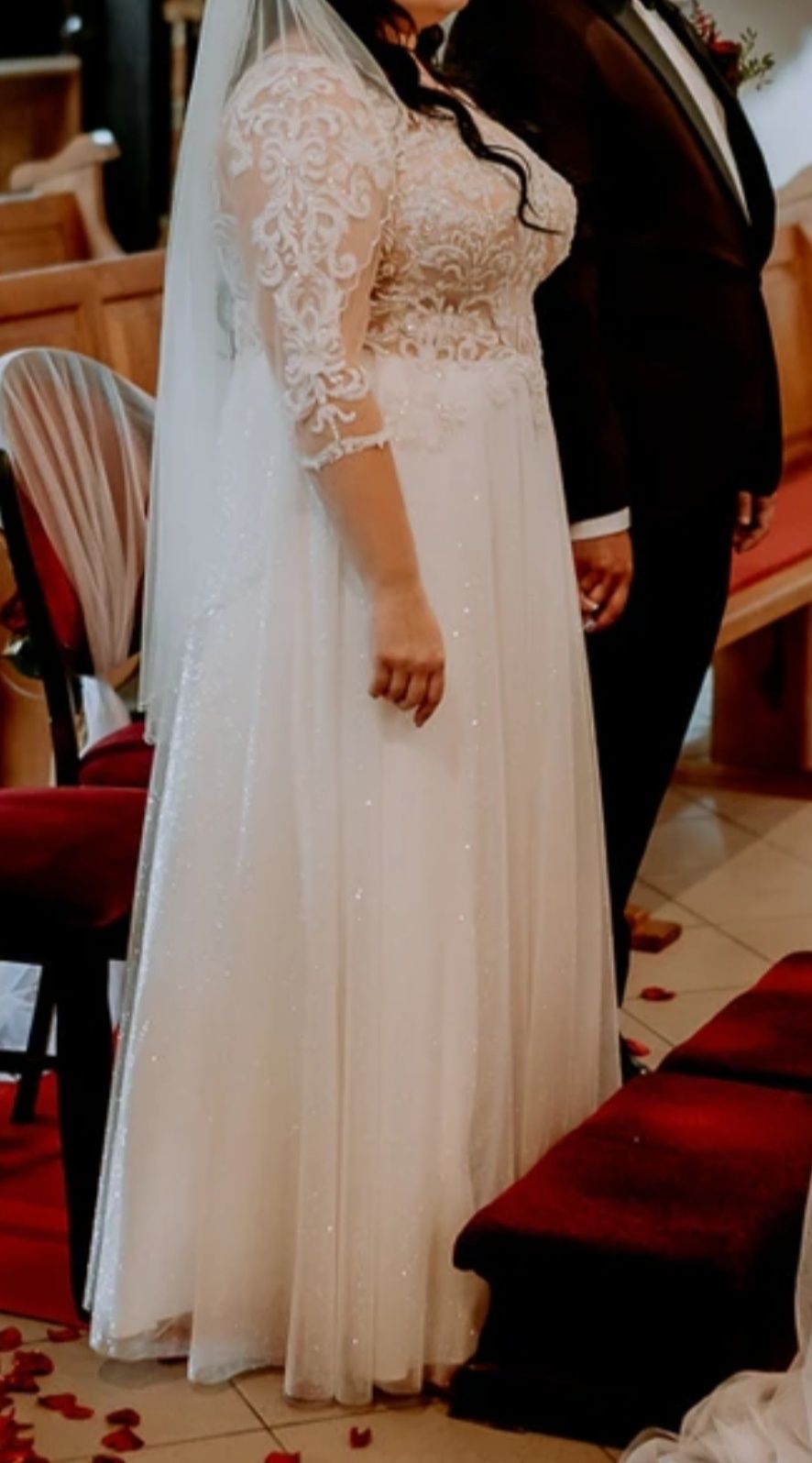 Suknia ślubna z rękawkiem ecru