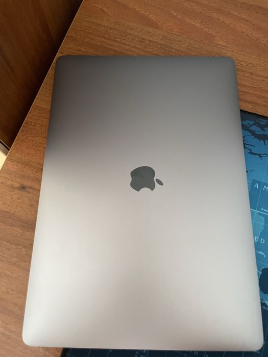 Macbook Pro 15.4” 2019 i7/16gb/512gb