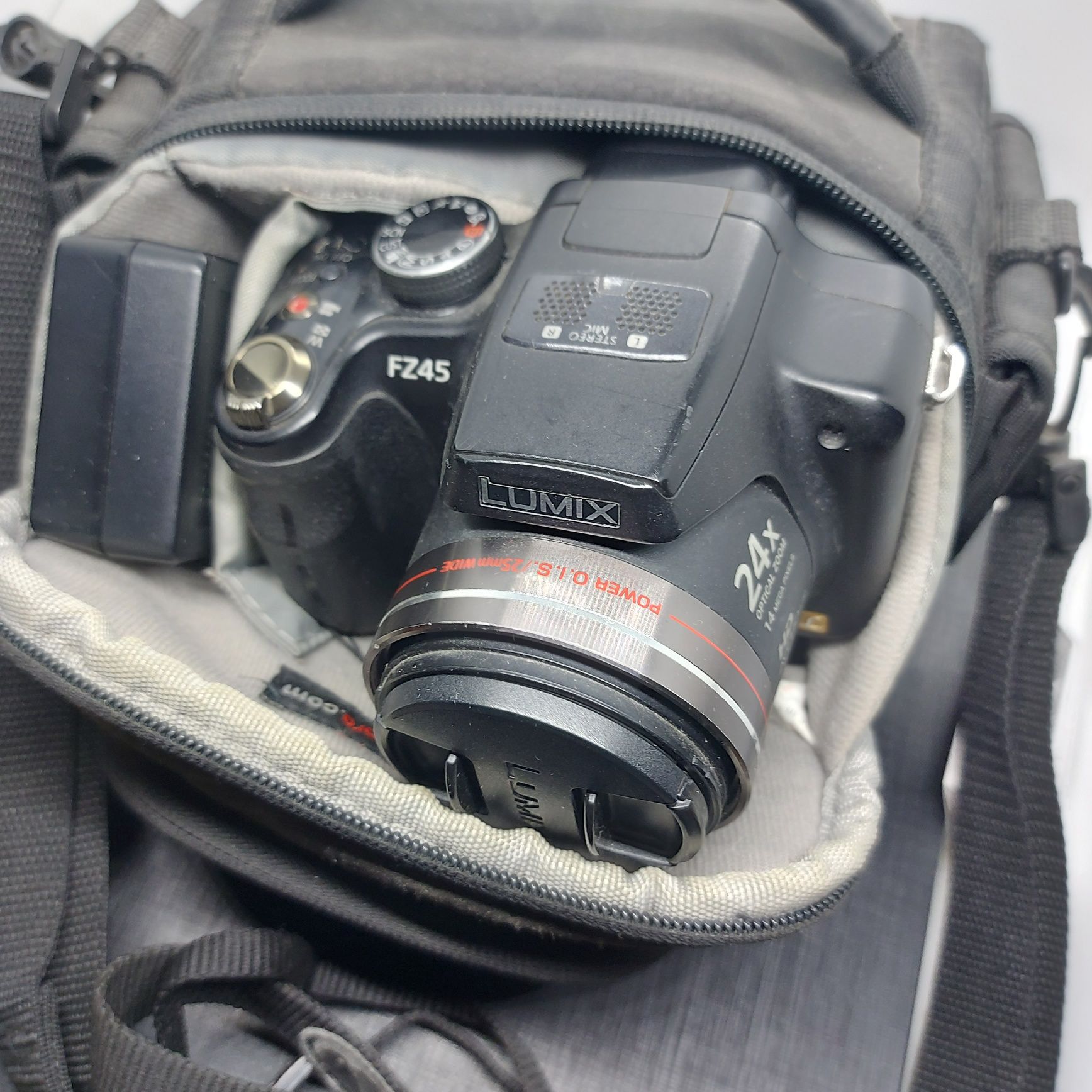 Продам фотоаппарат Panasonic Lumix FZ45