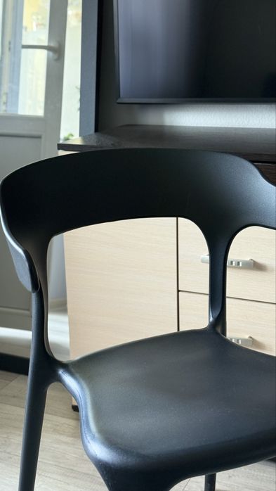 Стул стілець дуже зручний