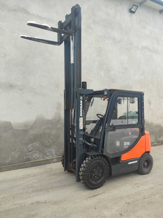 wózek widłowy DOOSAN G25P, z 2017 roku