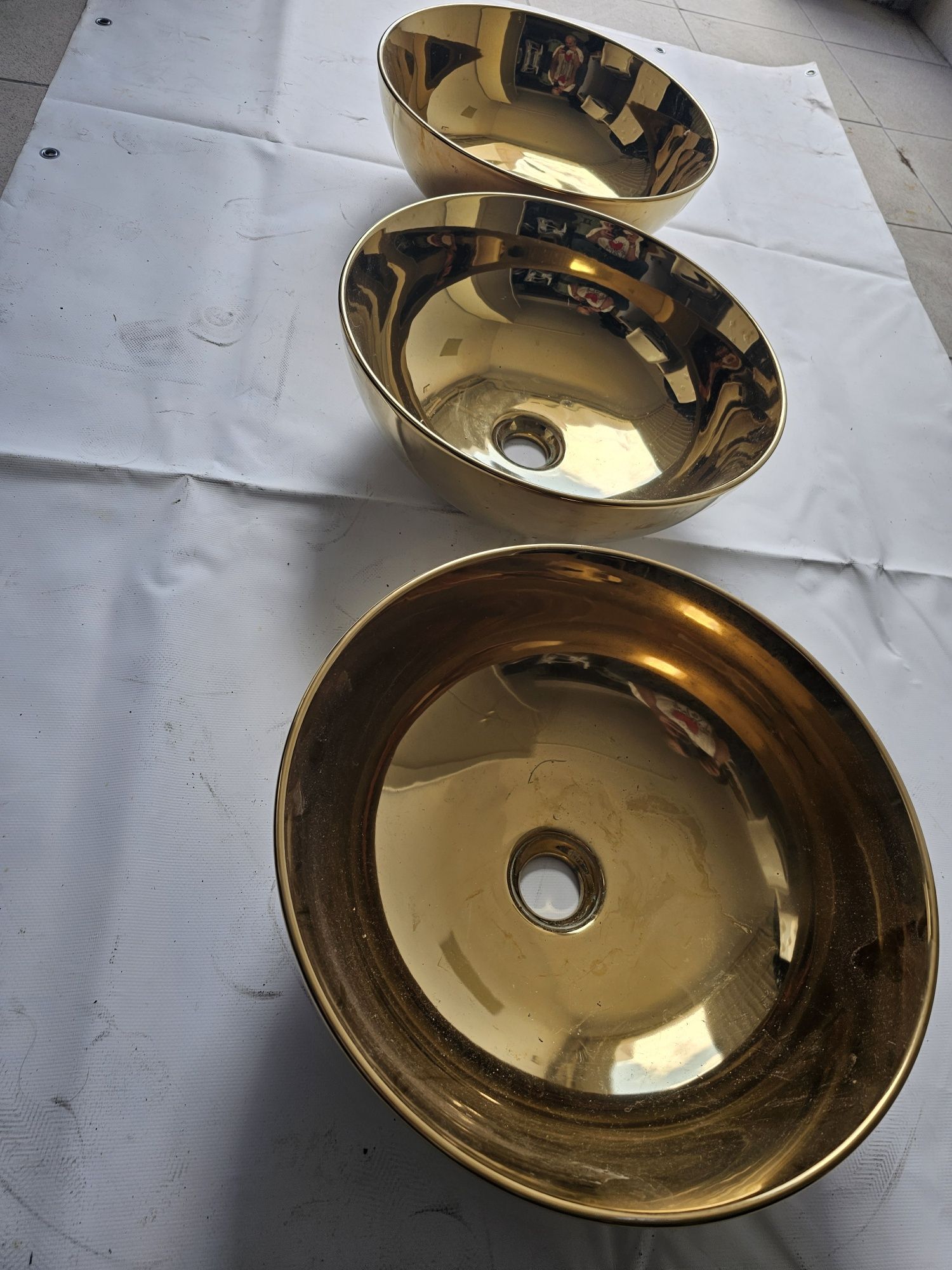 Lavatórios. Core dourado.  Ceramica. Óptimo estado 3 unidade