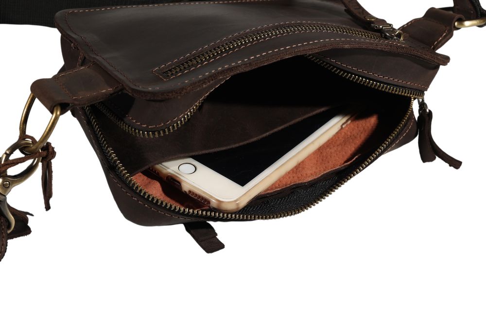 Сумка чоловіча слінг на плече бананка sms20-2(25) коричнева