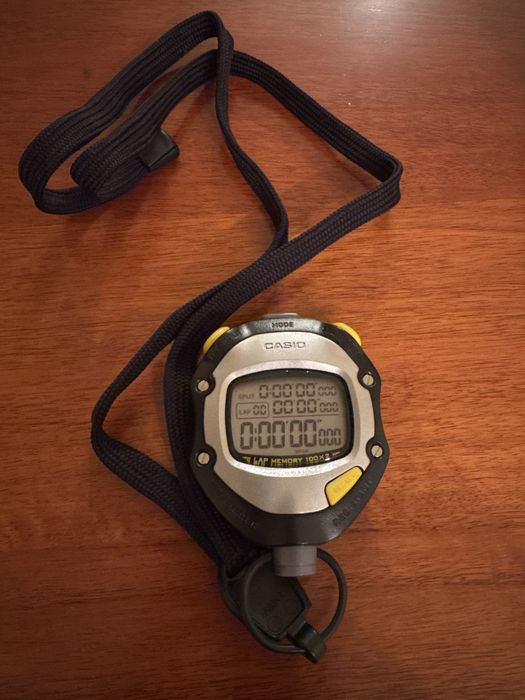 Casio HS-70W — це професійний ручний цифровий секундомір