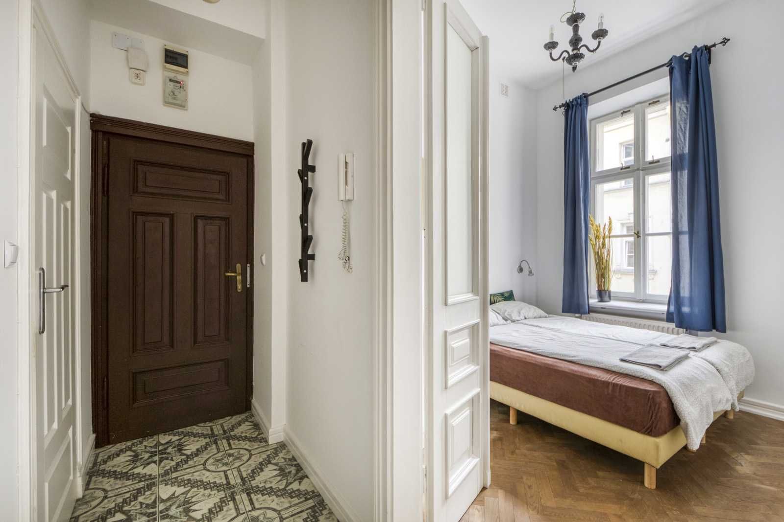 Apartament Nowogrodzka, Pod Pałacem Kultury.