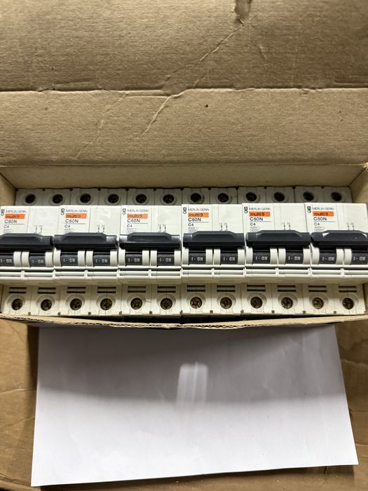 Контактори, автомати, допоміжні контакти.