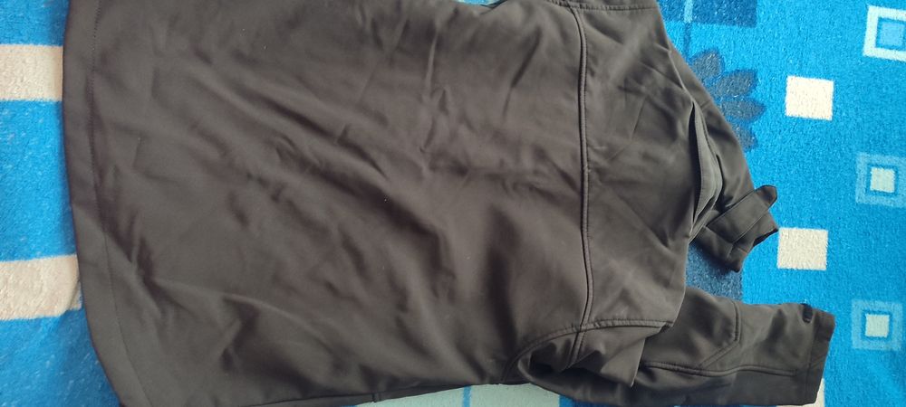 Продам весеннюю куртку