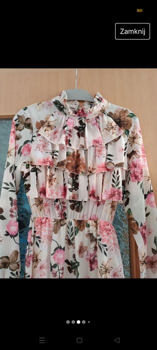 Piękna kwiatowa sukienka