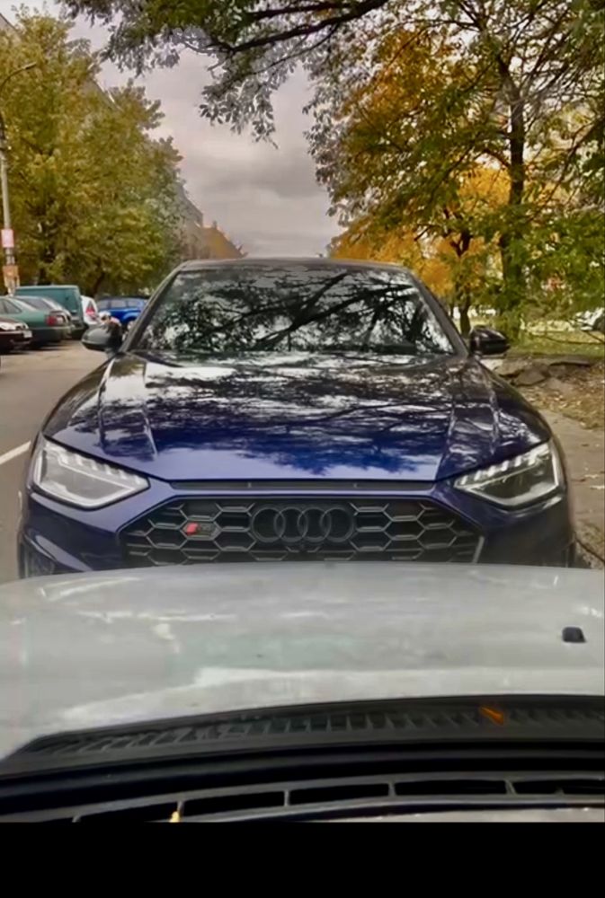 ТЕРМІНОВО продам Audi (A) S4 в идеале