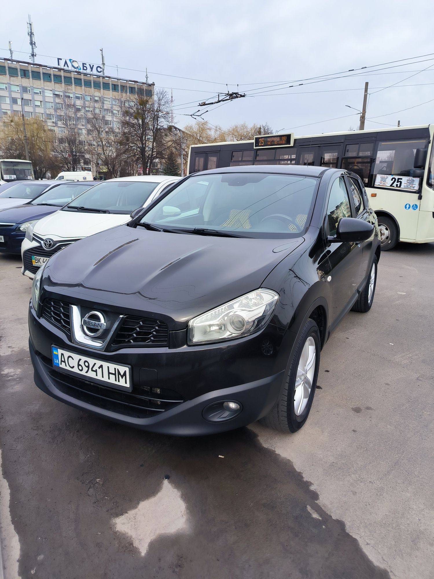 Продам Nissan , кінець 2012 року випуску