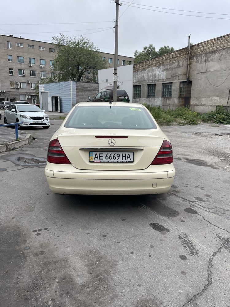 Продам Мерс w211 E220