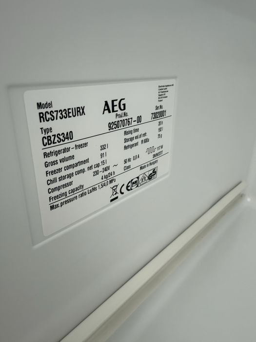 Холодильник новфрост AEG RCS733EURX
