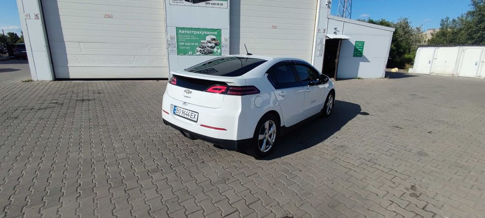 Продам Chevroet Volt 2013 года Плагин Гибрид отличное состояние.