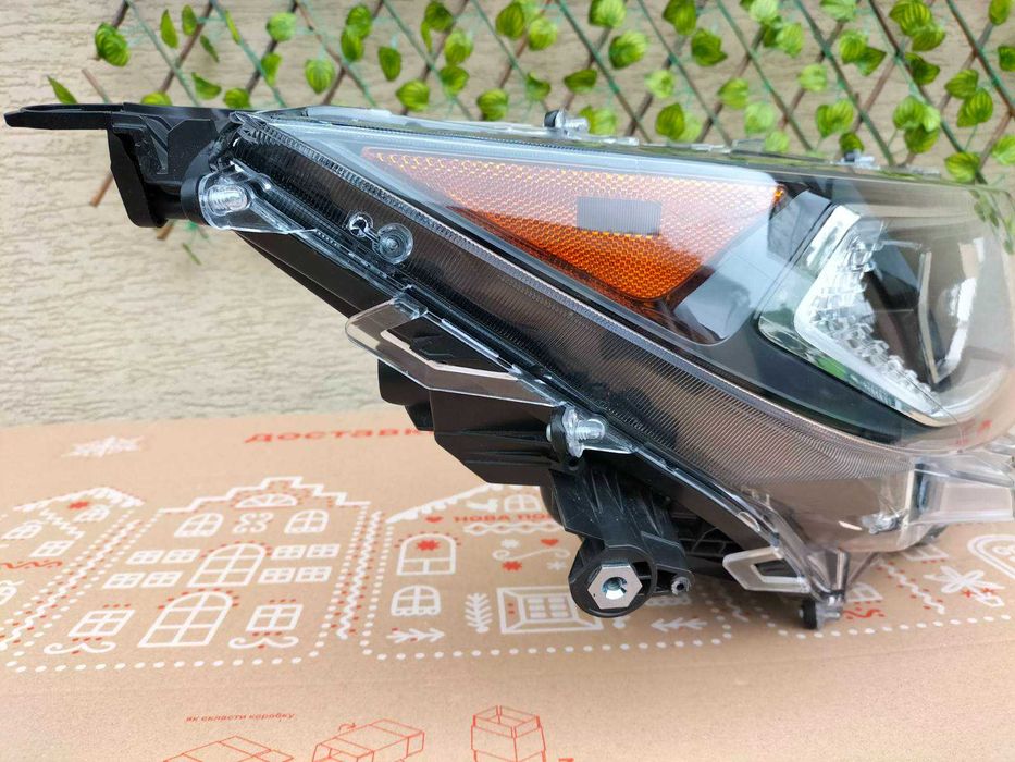 Фара Toyota RAV4 811100R160 USA 2019 2020 2021 2022 Оригінал США