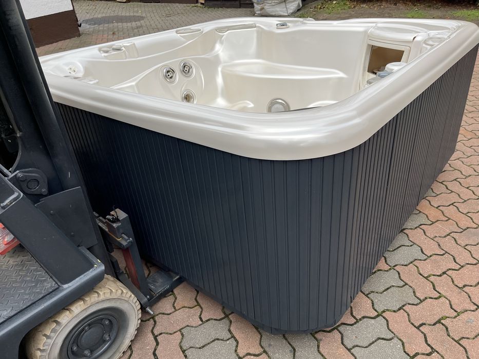 Jacuzzi ogrodowe caloroczne Hotspring BalboaGecko