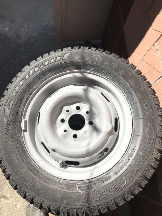 Гума зимова з шипами  175/70R13