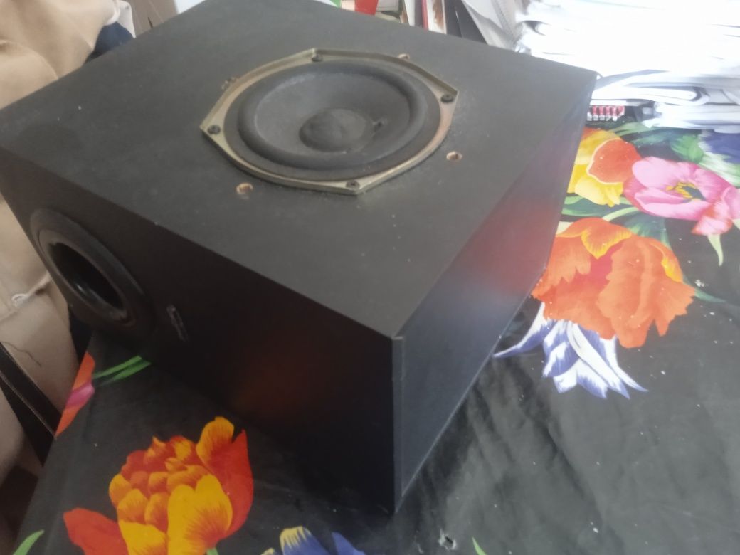 Subwoofer creative completo