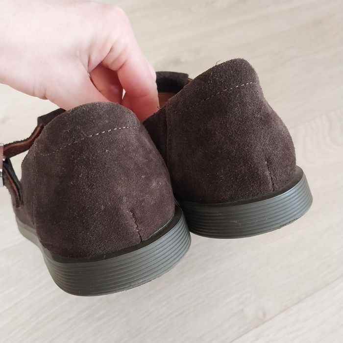 Коричневі замшеві туфлі