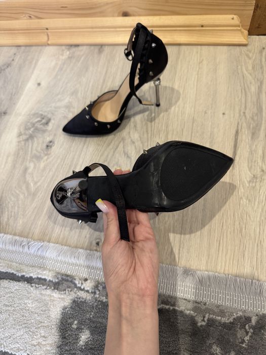 Туфлі жіночі з цікавим каблуком