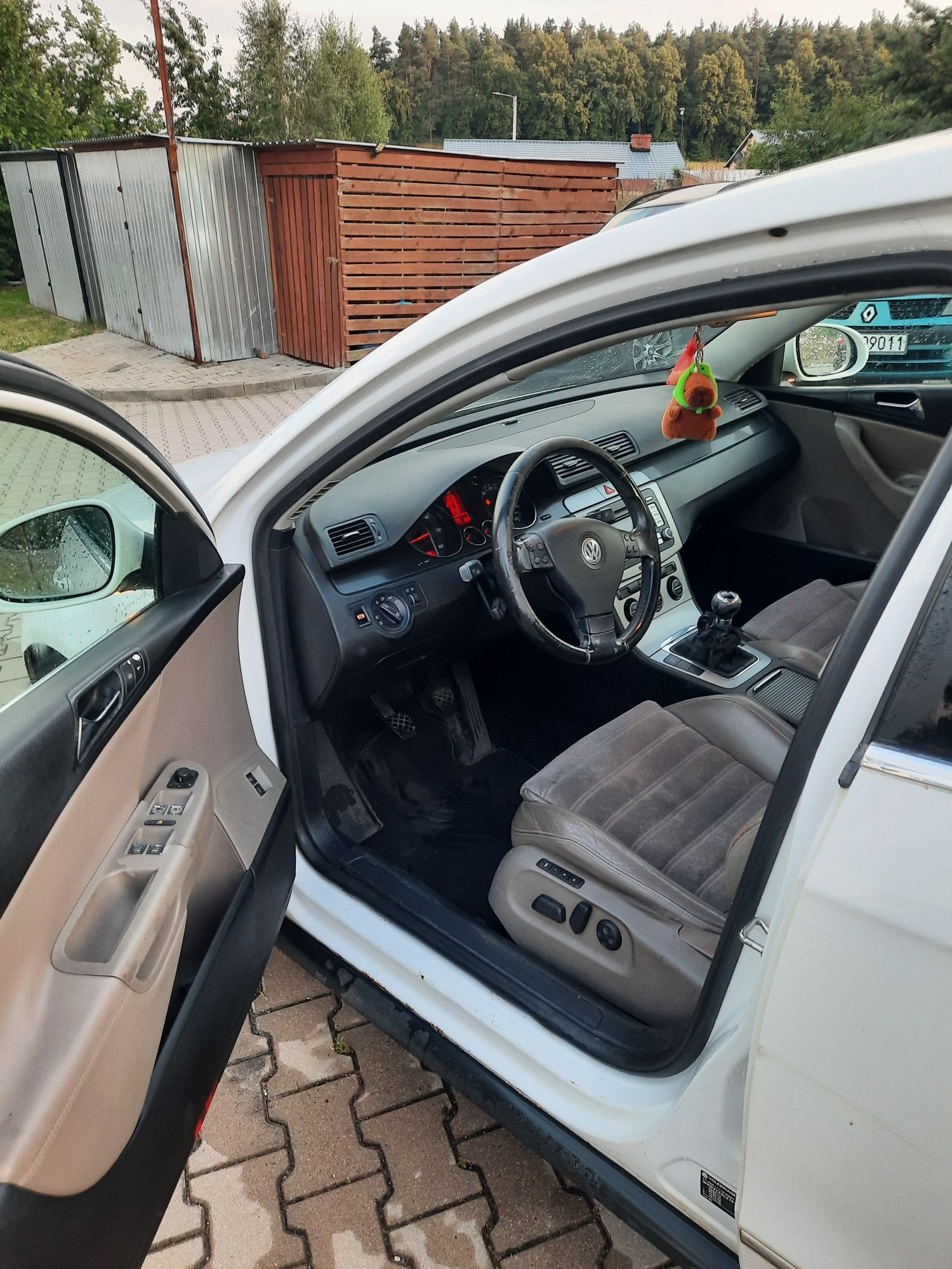 Sprzedam VW Passat B6 1.9 TDI 130km