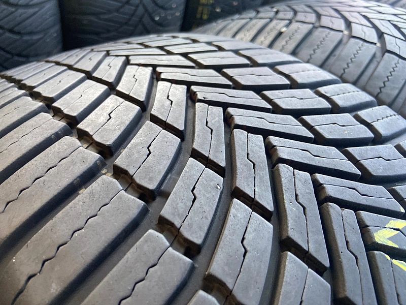 235/55/17 Bridgestone Weathe A005_6,6mm_4szt_(441)