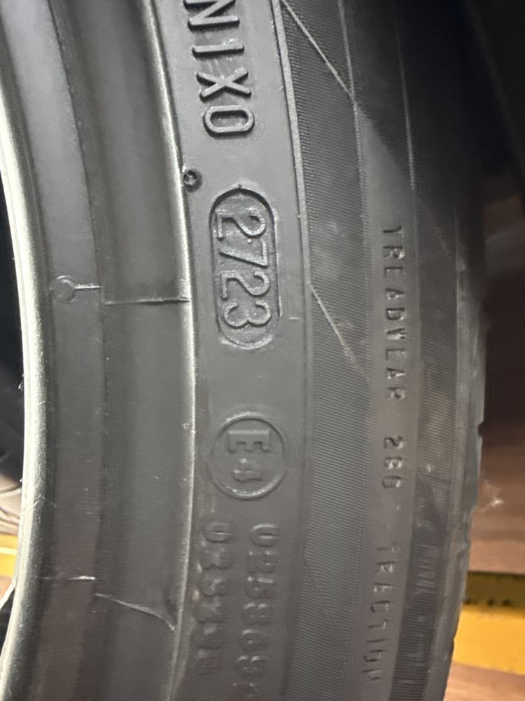 235/45 r19 Continental  4шт