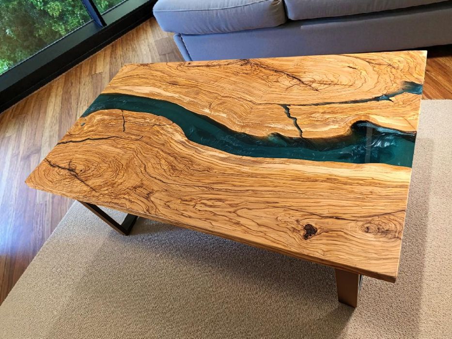 Stolik z żywicą z desek oliwki włoskiej 120 x 70 cm