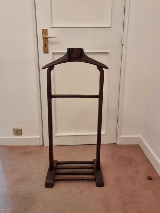 Mordomo de Quarto / Suporte para Fato em Madeira – Estilo Vintage