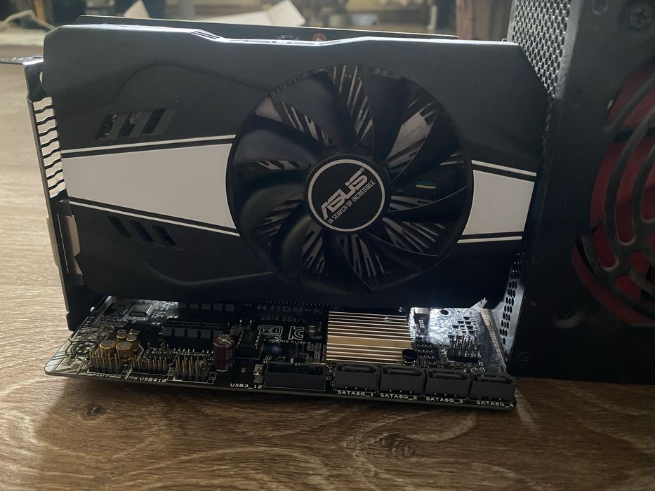 Asus H110M-K, intel pentium g4600, GTX 1060 6gb, QUBE 400W
