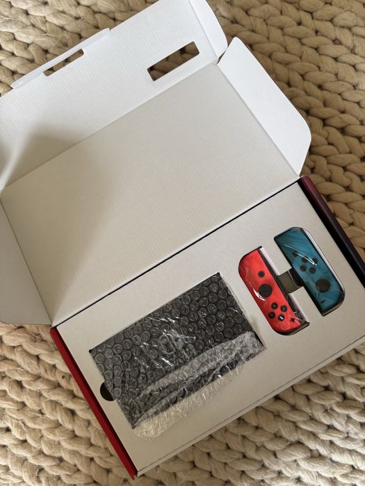 Consola Nintendo Switch + Jogo Super Mario Party