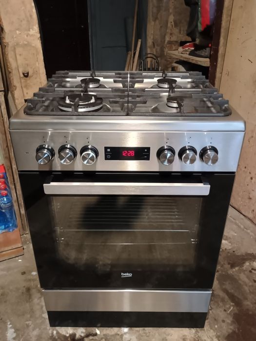 Kuchenka gazowo elektryczna Beko szer.60 FSMT61330DXT 2022