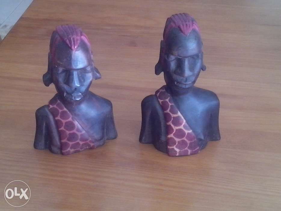 VENDO estatuetas