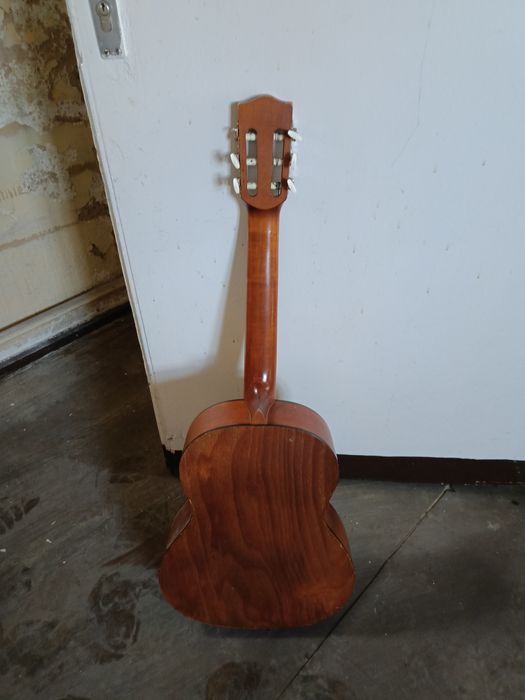 Gitara klasyczna Encore RC-50N – Rumunia

Na sprzedaż gitara klasyczna