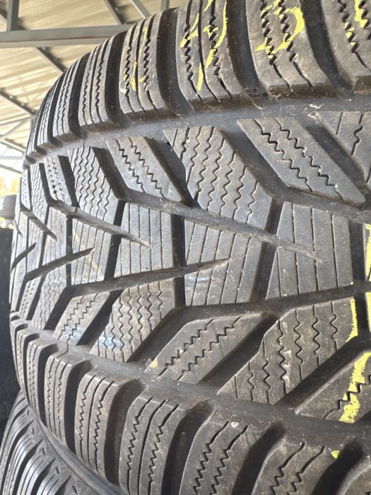 Шини 245/45 R18 Hankook   пара зима.склад.шиномонтаж
